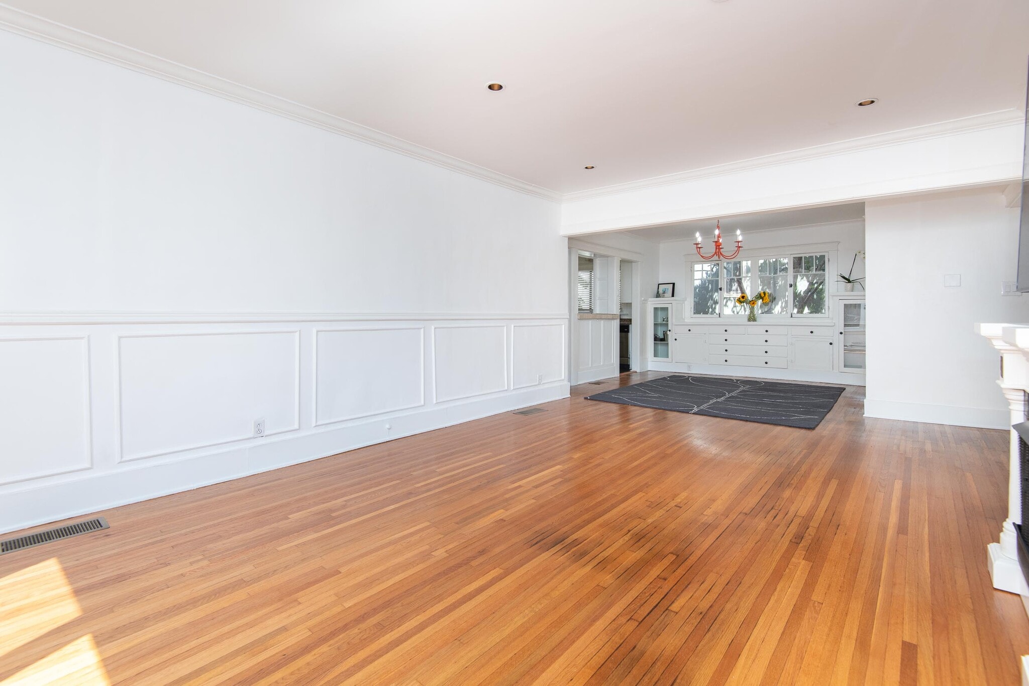 Building Photo - 2001 1/2 Pinehurst Rd