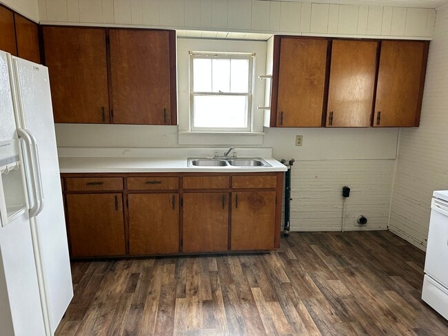 Building Photo - 2 BEDROOM 1 BATHROOM HOUSE FOR RENT