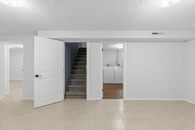 Building Photo - Charming Basement Apartment with Modern Finishes and Flat-Rate Utilities