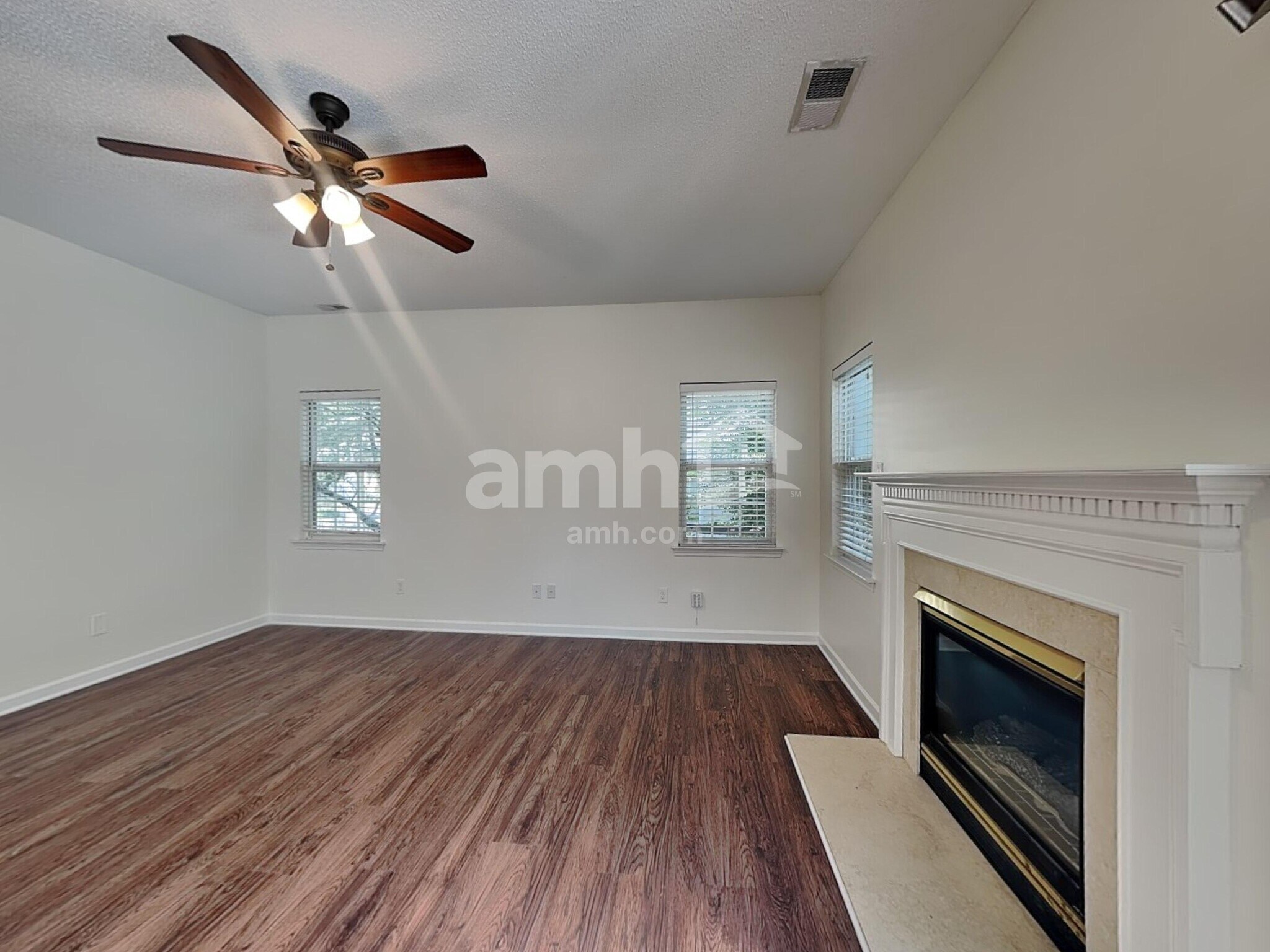Building Photo - 14519 John Beck Dr