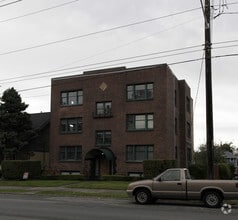 Building Photo - Elise Apartments