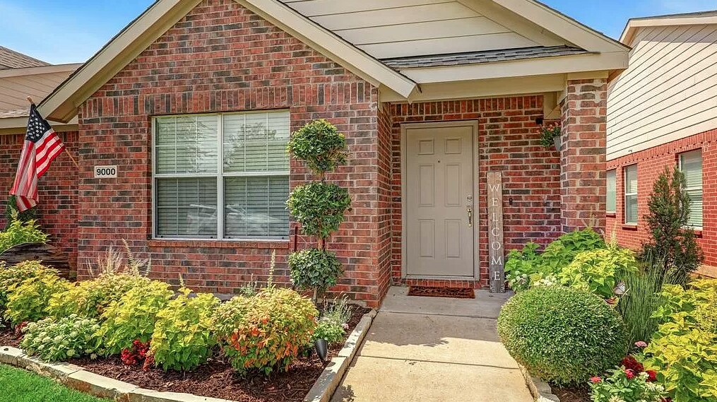 Building Photo - 9000 Eastwood Ave