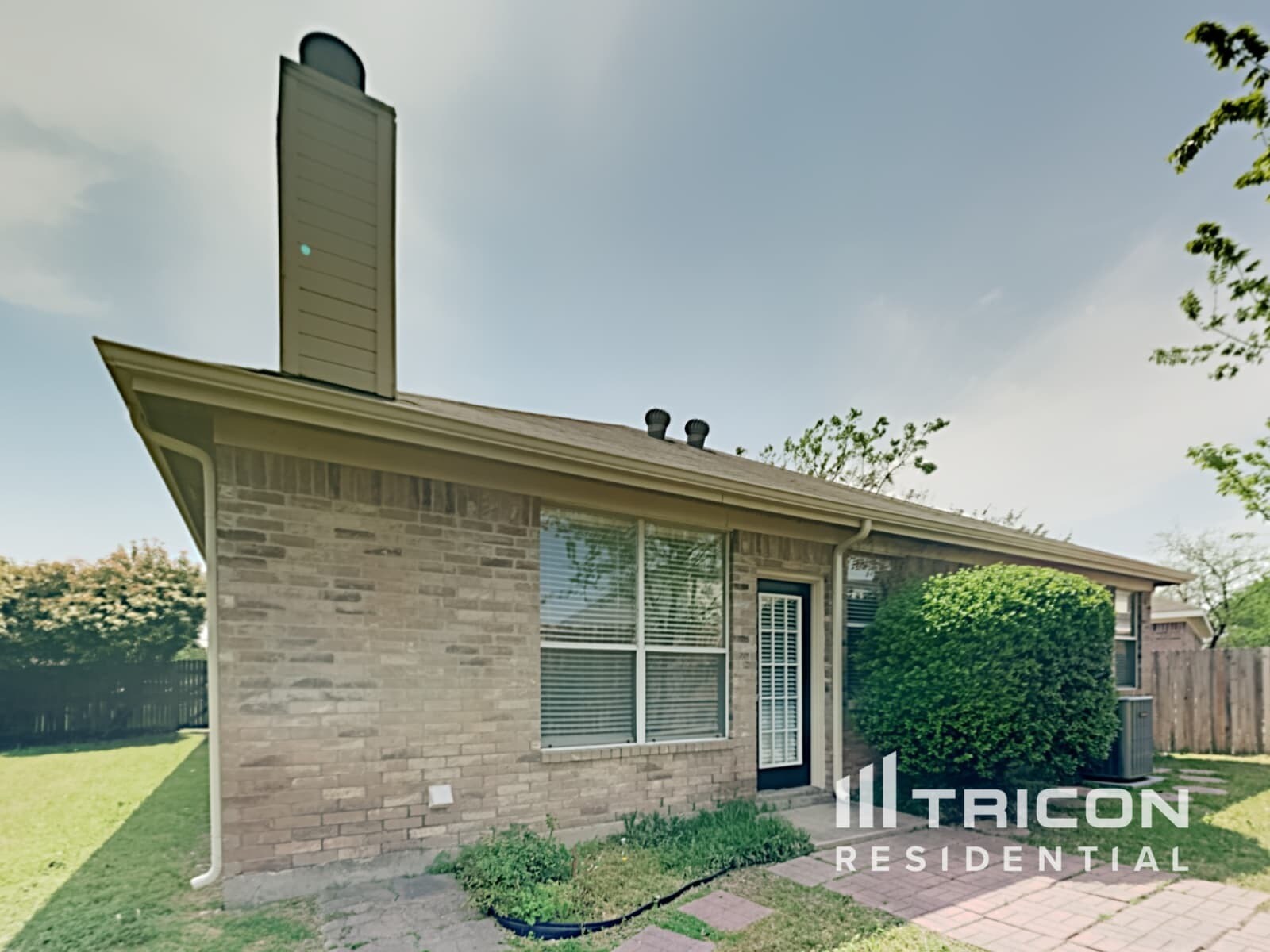 Building Photo - 4345 Park Creek Cir N