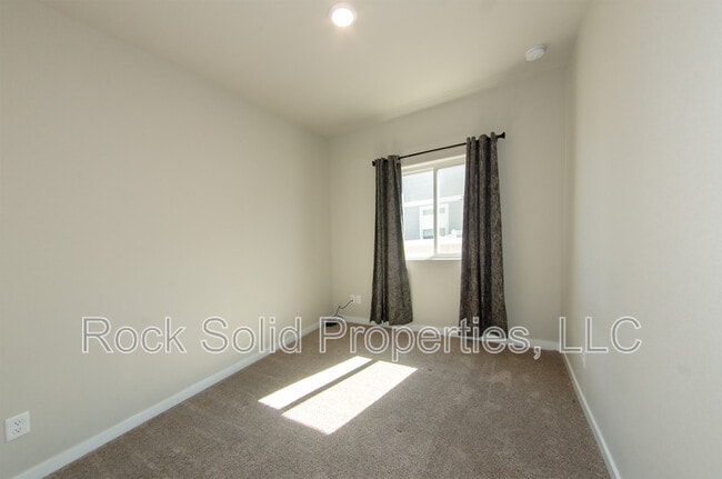 Building Photo - 1308 Rabbit Brush Trl