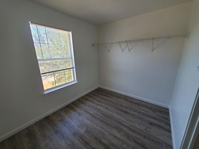 Building Photo - 1014 Glen Meadow Cove