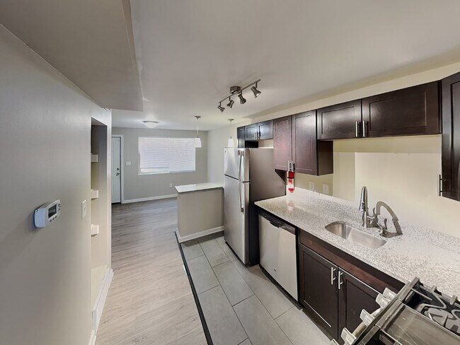 Building Photo - Lantern Square Apartments-A3