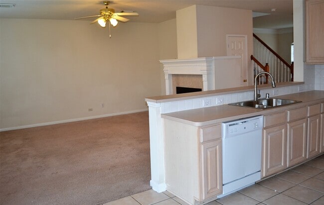 Building Photo - 5515 Gatesprings Ln