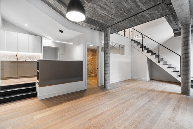 Building Photo - 1810 N Wells St