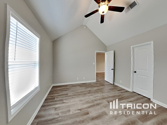 Building Photo - 2945 Lily Way
