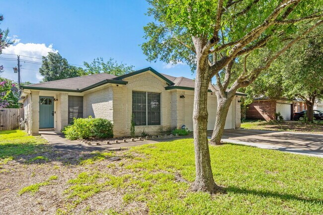 Building Photo - 8809 Corran Ferry Dr