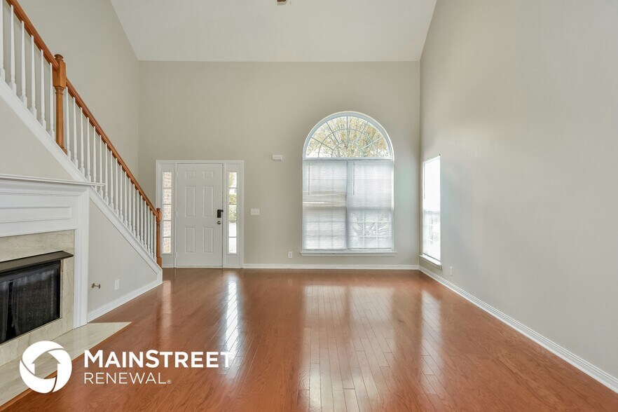 Building Photo - 2316 Broadview Dr