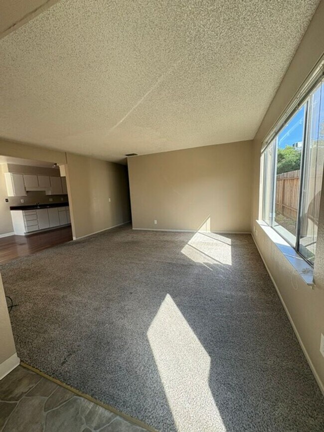 Building Photo - 2405-2409 S Whitney Blvd