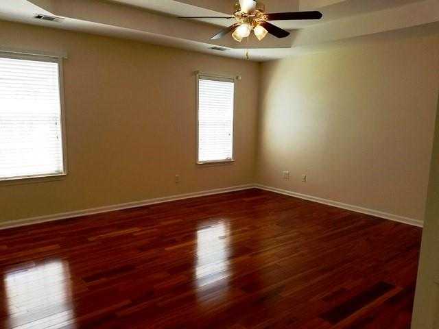 Building Photo - 6000 Carlow Ct SE