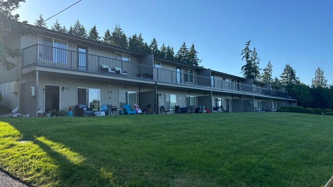 Building Photo - 7800 Stinson Ave