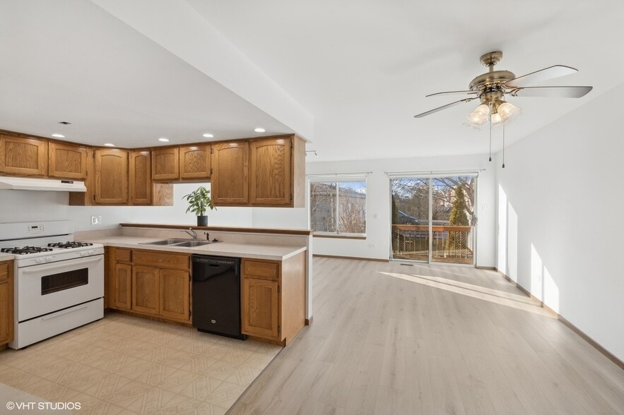 Building Photo - 8152 Daniel Dr