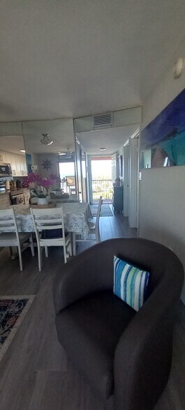 Building Photo - 2390 Ocean Shore Blvd