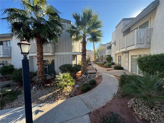 Building Photo - 518 Delfern Ln