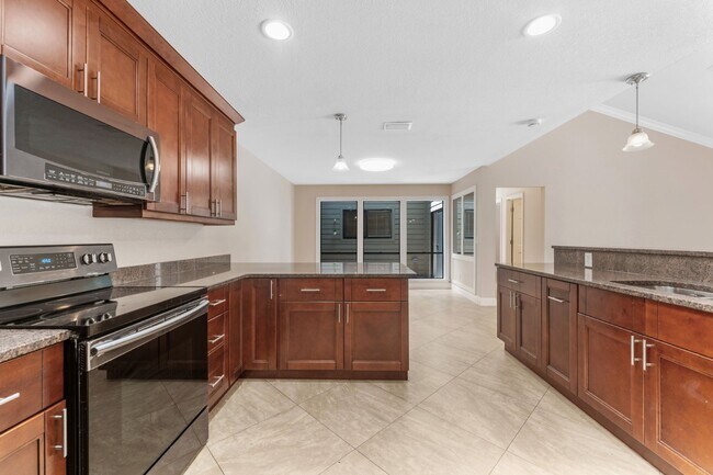 Building Photo - Stunning 3 BR/2 BA/2 Garage Single Family Home in  highly sought-after Sweetwater Oaks!