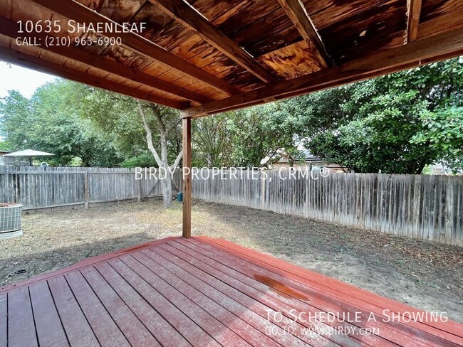 Building Photo - "Charming 3-Bedroom Oasis with 2 Full Bath...