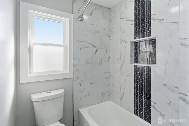 Building Photo - 19 Evelyn Ct