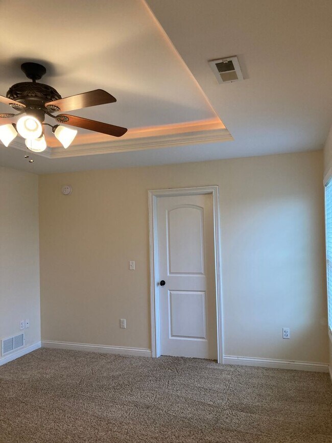 Building Photo - 108 Carriage Hills Ln