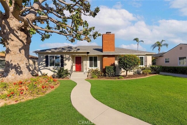 Building Photo - 1505 N Rosewood Ave