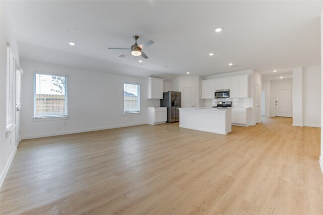 Building Photo - 9047 Rose Water Trl