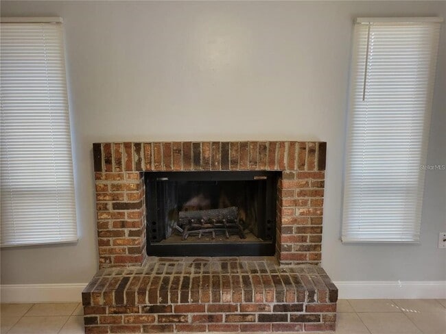 Building Photo - 807 McLain Ct