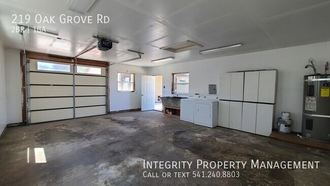 Building Photo - 219 Oak Grove Rd