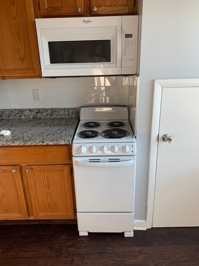 Building Photo - 7 S Morton Ave