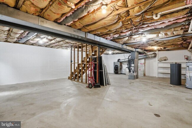 Building Photo - 160 Train Whistle Dr