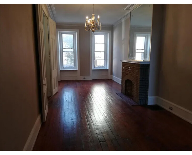 Building Photo - 1434 Catharine St