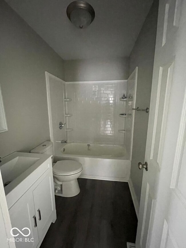 Building Photo - 5919 Sycamore Forge Dr