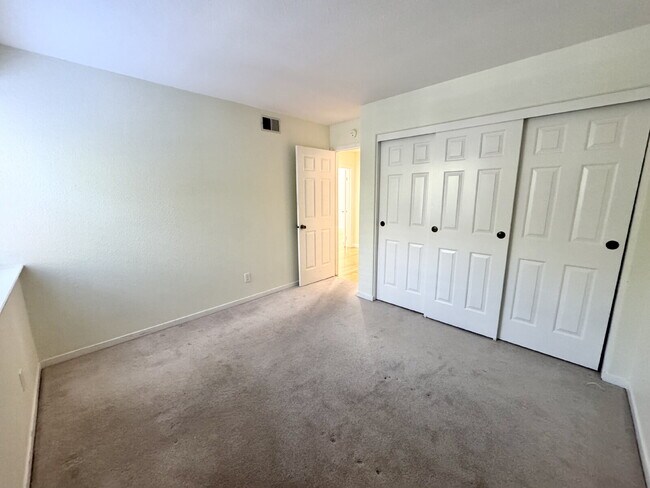 Building Photo - Bright 4 Bedroom San Jose Home With Tall Ceilings