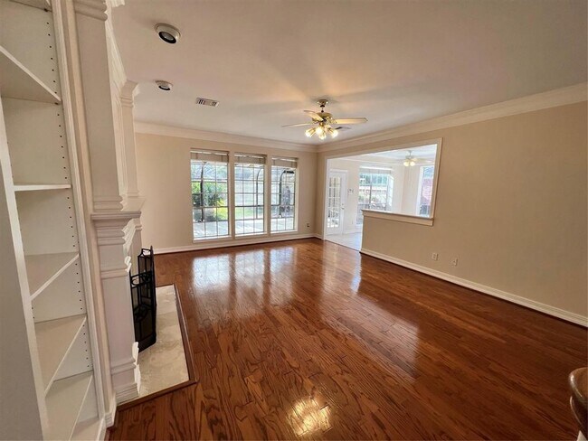 Building Photo - 4831 Hillswick Dr