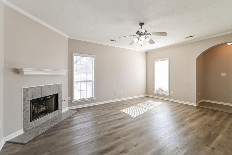 Building Photo - 8730 Eagle View Dr