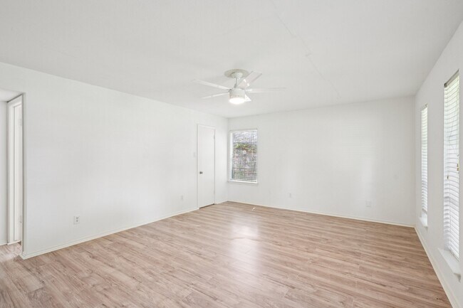 Building Photo - 4016 Willow Ridge Dr