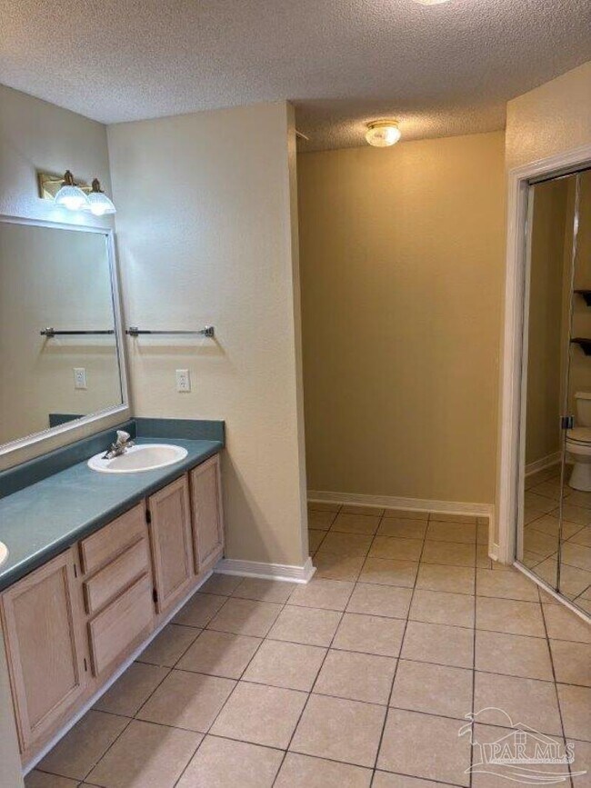 Building Photo - 1841 Southbay Dr