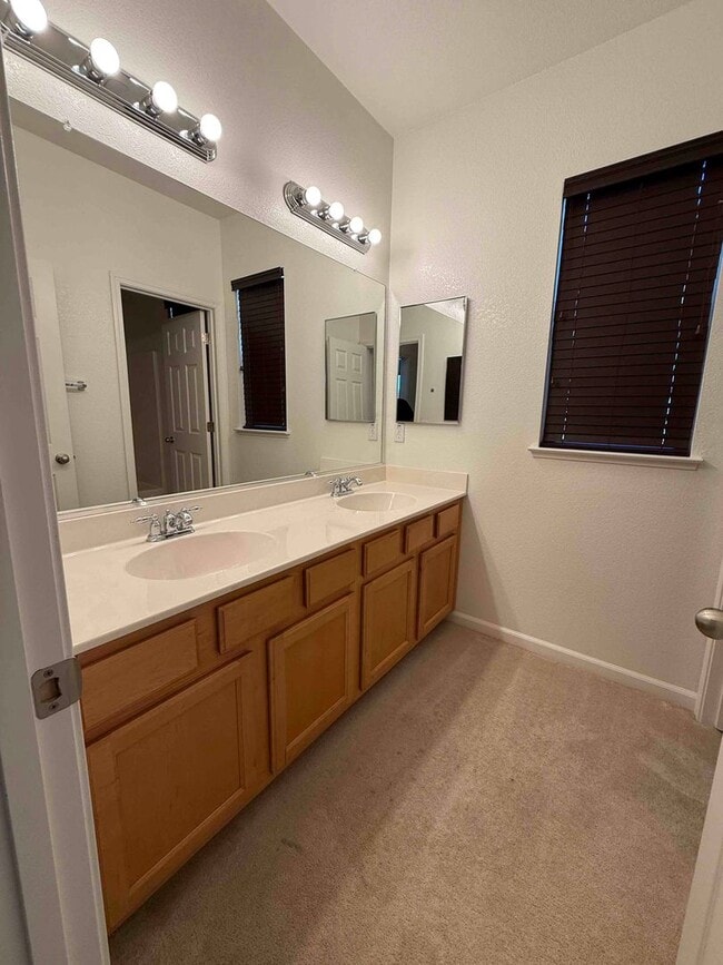 Building Photo - Great 3 Bedroom In Elk Grove