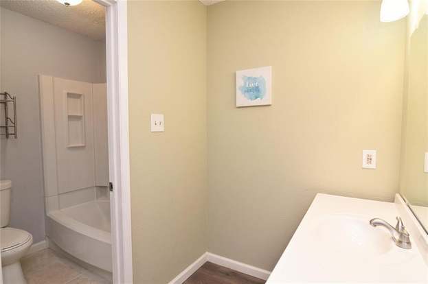 Building Photo - 6261 Ludington Dr