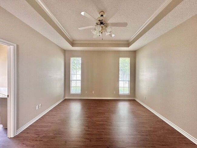 Building Photo - Stunning 3-Bedroom Home in Prime South Tyl...