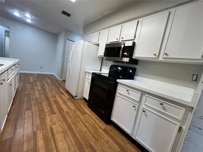 Building Photo - 12908 Leadwood Dr