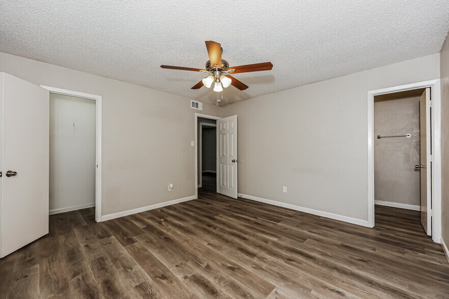 Building Photo - 933 Lemontree Dr