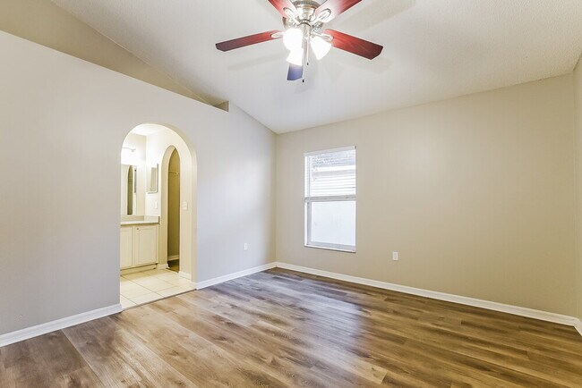 Building Photo - 337 Placid Lake Dr