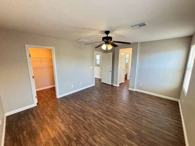 Building Photo - 10835 Broxden Jct Ave