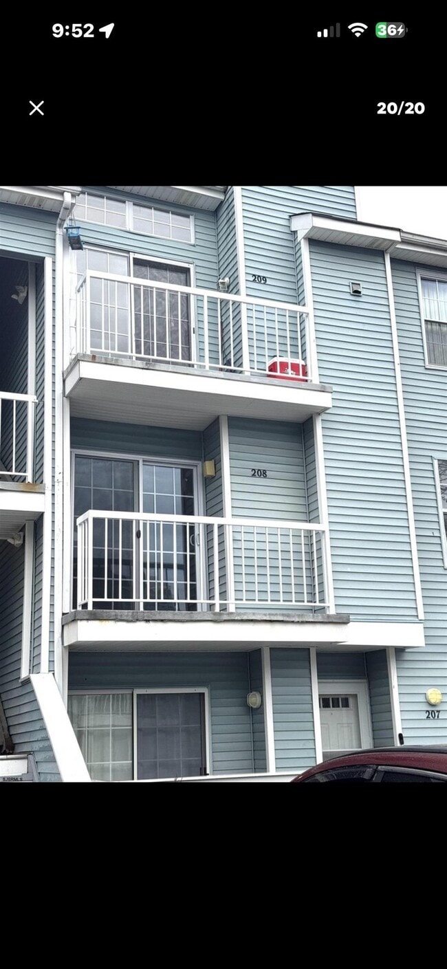 Building Photo - 208 Heather Croft