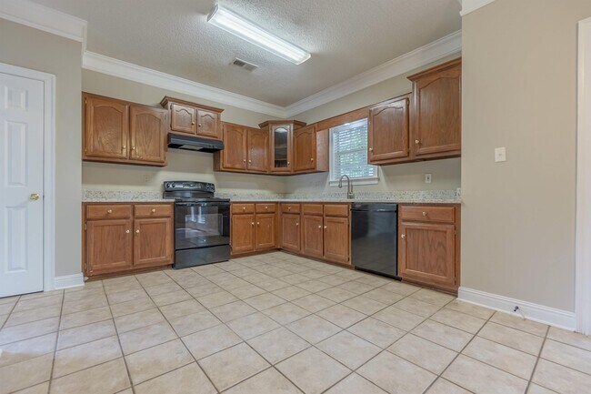 Building Photo - 4375 Big Horn Dr S
