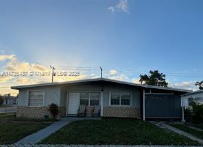 Primary Photo - 4320 SW 107th Ave