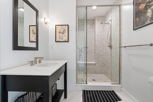 Building Photo - 145 N High St