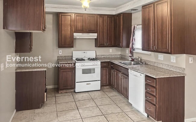 Building Photo - 4065 Harwood Rd